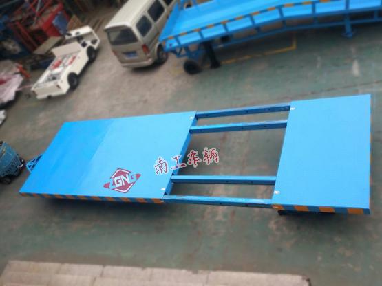 平板车 15吨伸缩型拼搏在线(中国)唯一官方网站