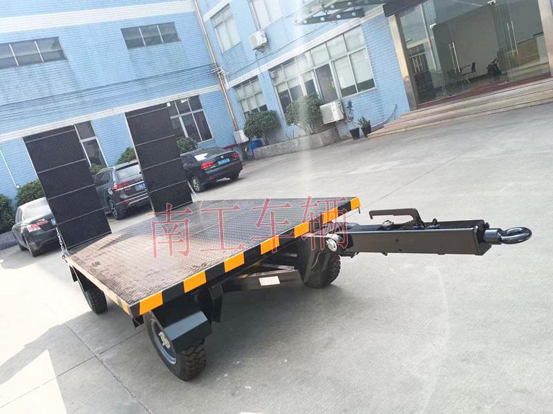 3吨带爬梯工业牵引拼搏在线(中国)唯一官方网站