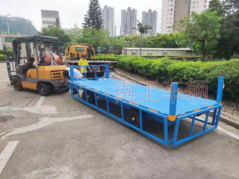 2吨下翻护栏牵引工业拼搏在线(中国)唯一官方网站 全挂式工具底盘拖车