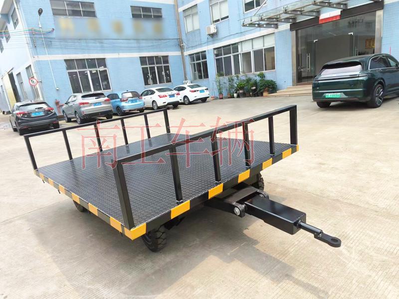 3吨拼搏在线(中国)唯一官方网站 前后护栏固定平板车