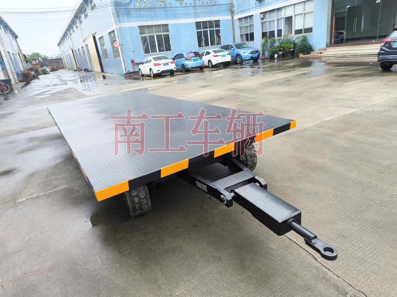 6吨牵引拼搏在线(中国)唯一官方网站 工业全挂拖车