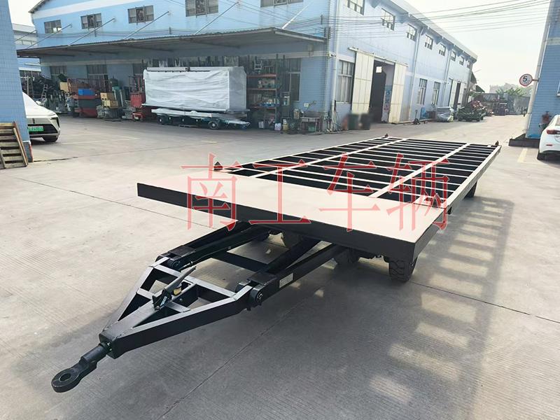 12吨骨架式拼搏在线(中国)唯一官方网站 带角锁刹车全挂车