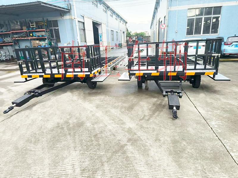 5吨带不锈钢配件牵引拼搏在线(中国)唯一官方网站 护栏型全挂车