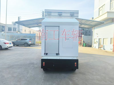 1725948962354140.jpg 2吨电动拼搏在线(中国)唯一官方网站 飞翼箱式工具拖车I.jpg