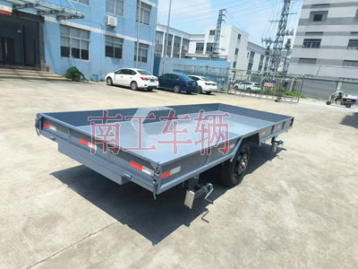 1728458623396032.jpg ATV拖车0.8吨轻型铁板实心护栏全挂车2I.jpg