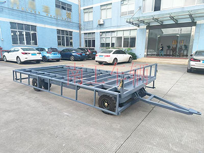 1754271797368157.jpg 4吨骨架式拼搏在线(中国)唯一官方网站 带下翻护栏工具拖车I.jpg